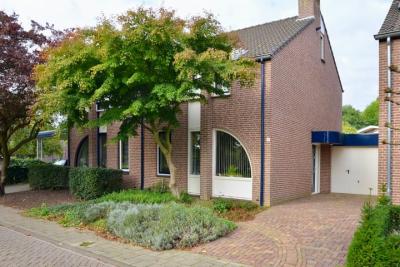 Geschakelde 2-onder-1-kapwoning Bongerdpad 25 in Heel