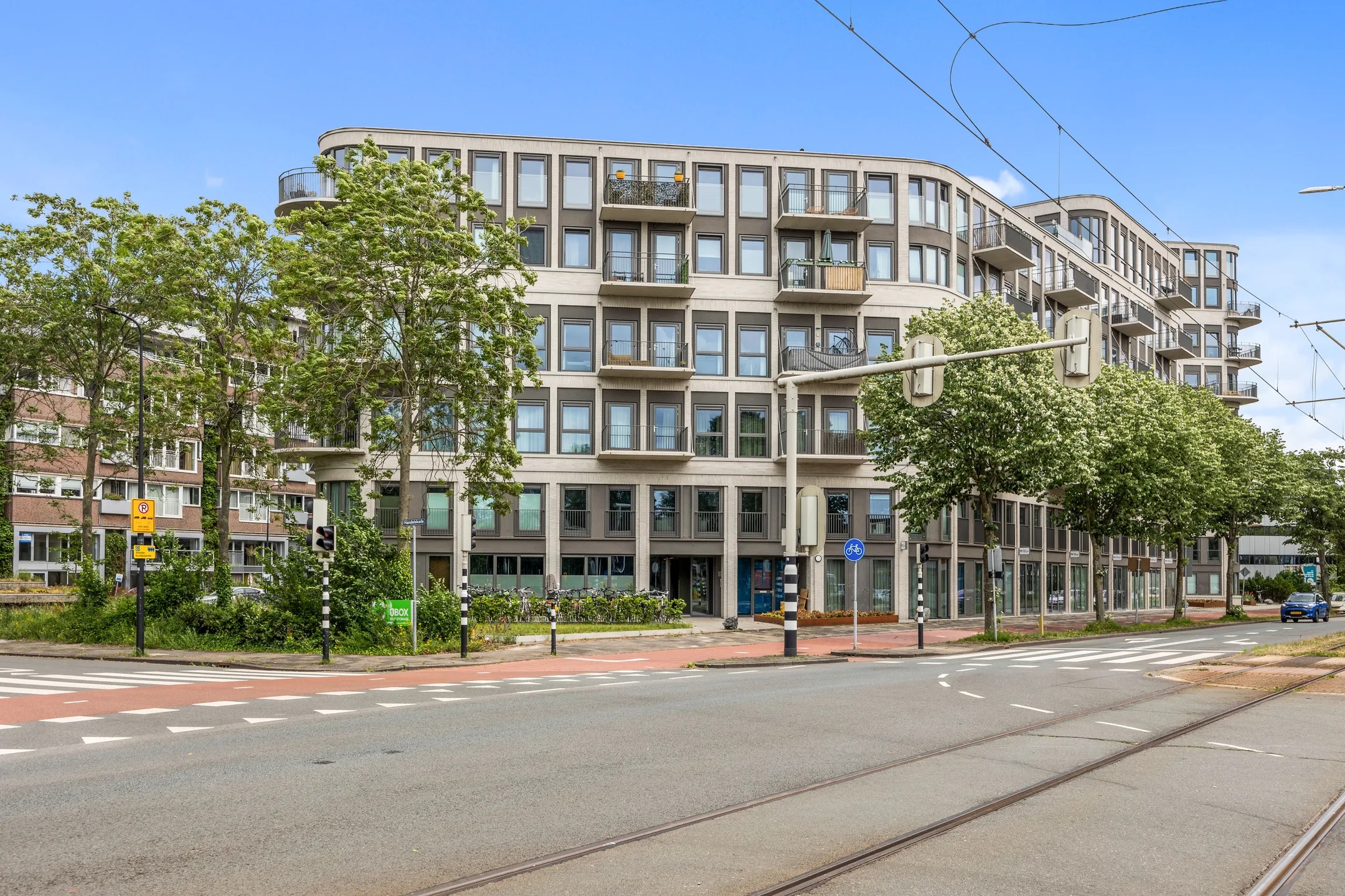 Portiekflat Burgemeester Elsenlaan 319 F101 in Rijswijk