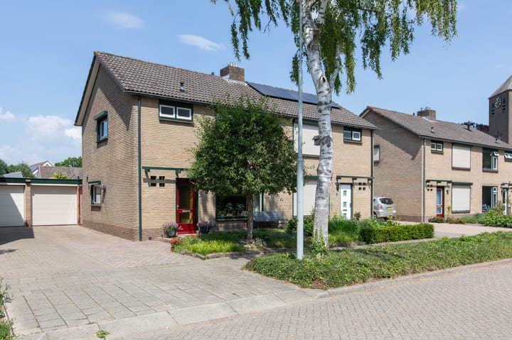 2-onder-1-kapwoning Pastoriestraat 12 in Keijenborg