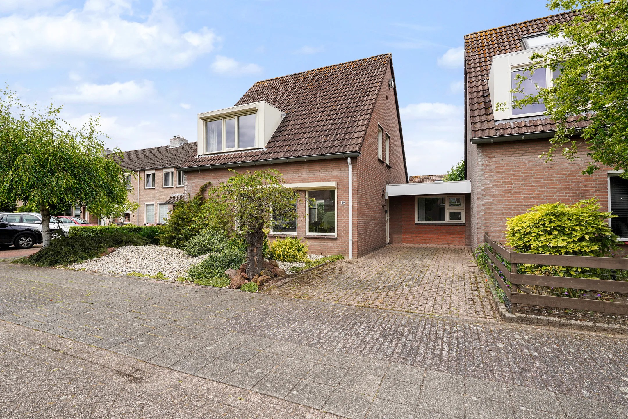 Geschakelde woning Adenauerlaan 49 in Vlijmen