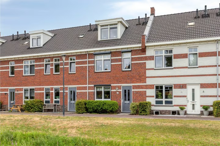 Tussenwoning Tinbergenplantsoen 37 in Zaltbommel