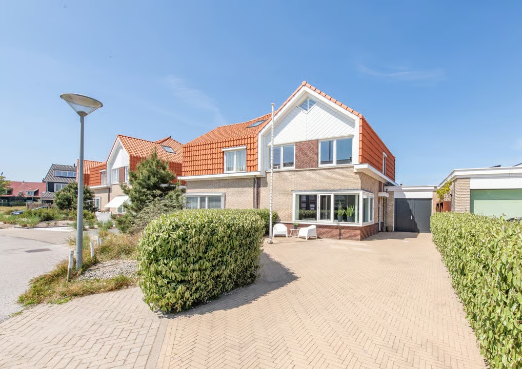2-onder-1-kapwoning R.W. van de Wintstraat 6 in Huisduinen