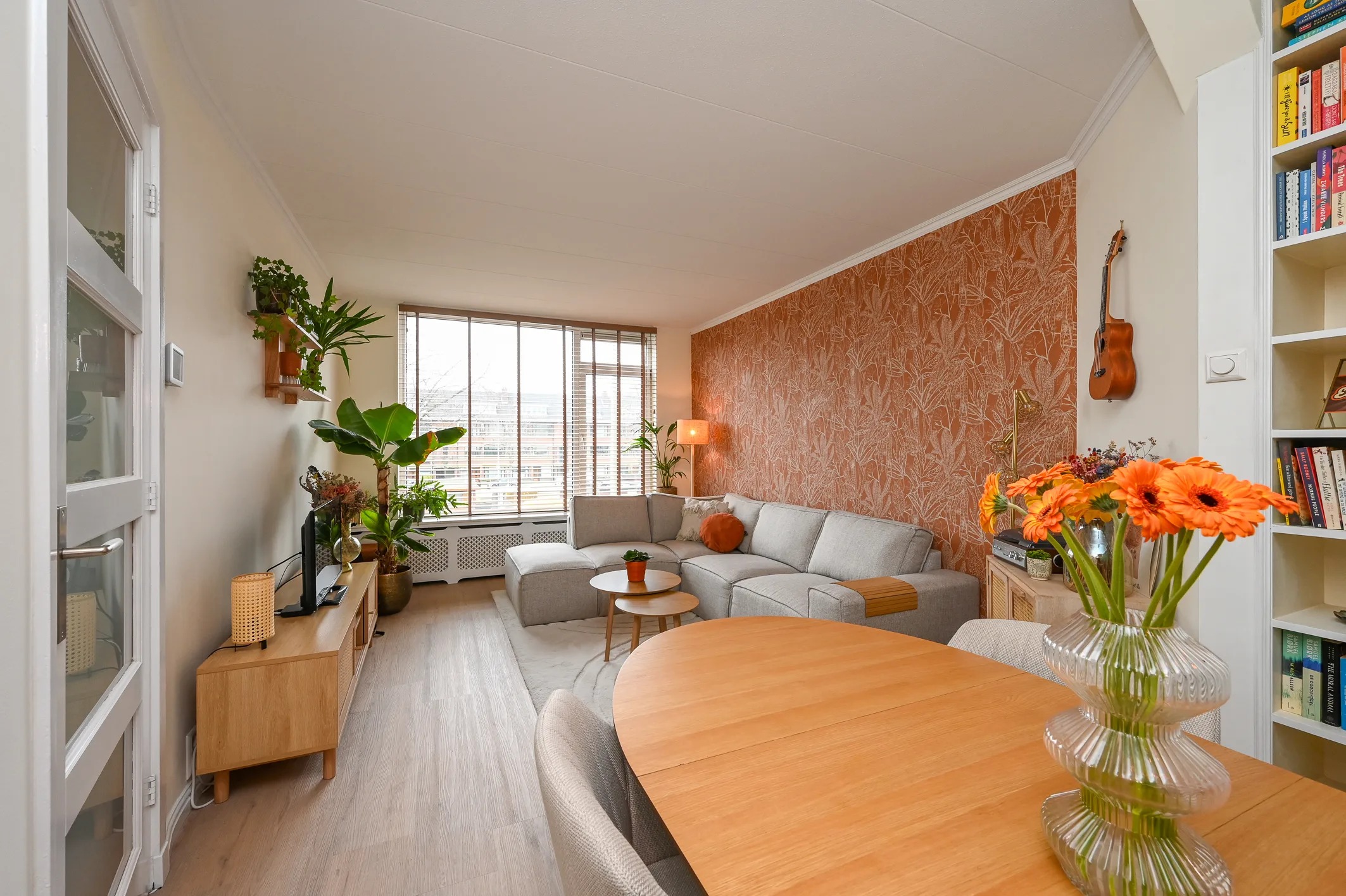 Portiekflat Veenendaalkade 330 in Den Haag