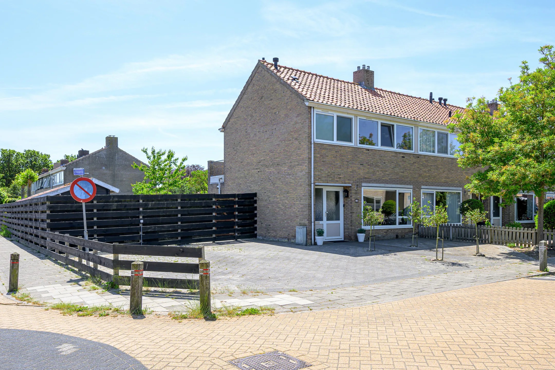 Hoekwoning Kruisstraat 10 in Slootdorp