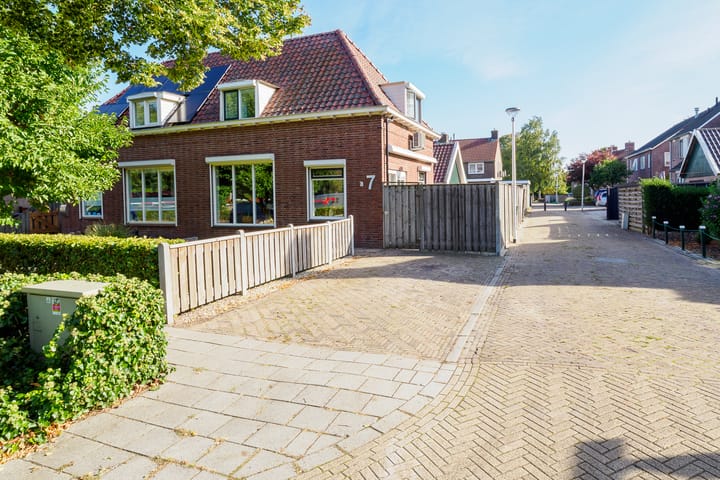 Eengezinswoning, 2-onder-1-kapwoning Zwanenweg 7 in Daarlerveen