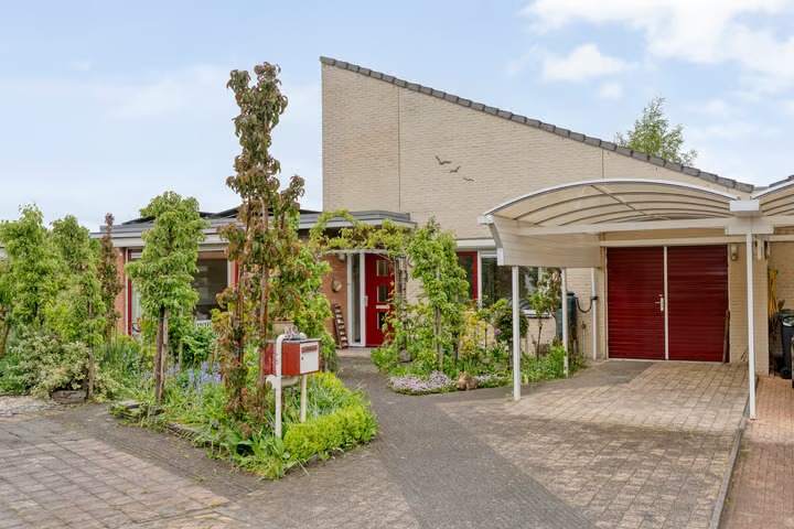 Geschakelde woning (semi-bungalow) Concertlaan 46 in Kampen