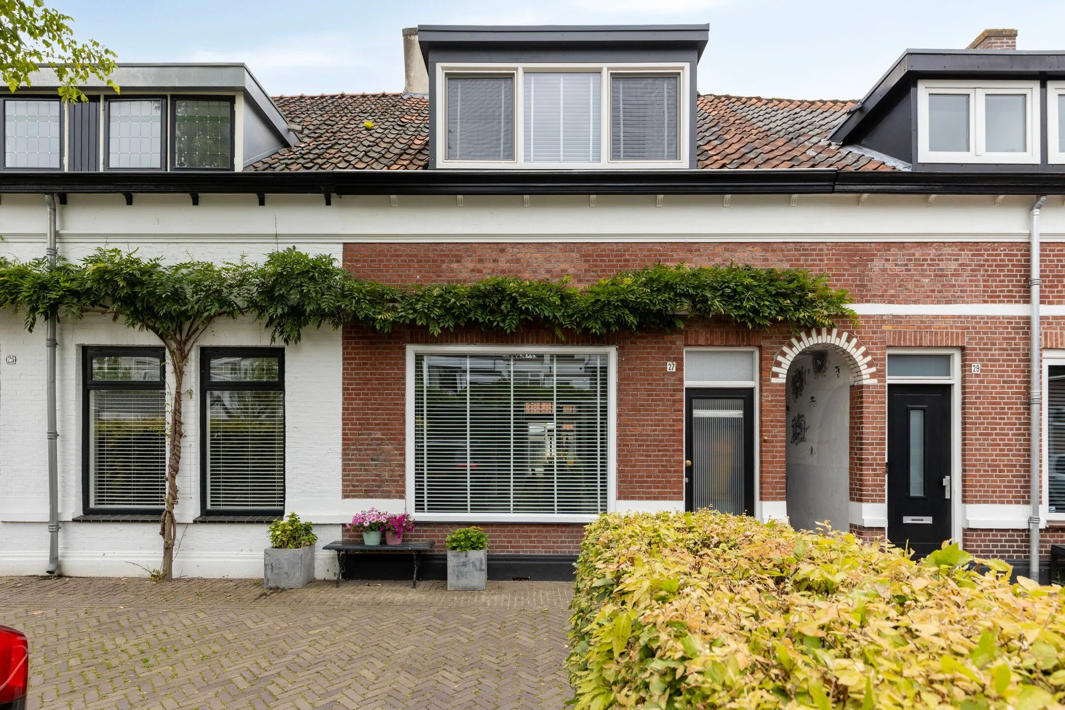 Geschakelde woning (hofjeswoning) Werfstraat 27 in Breda