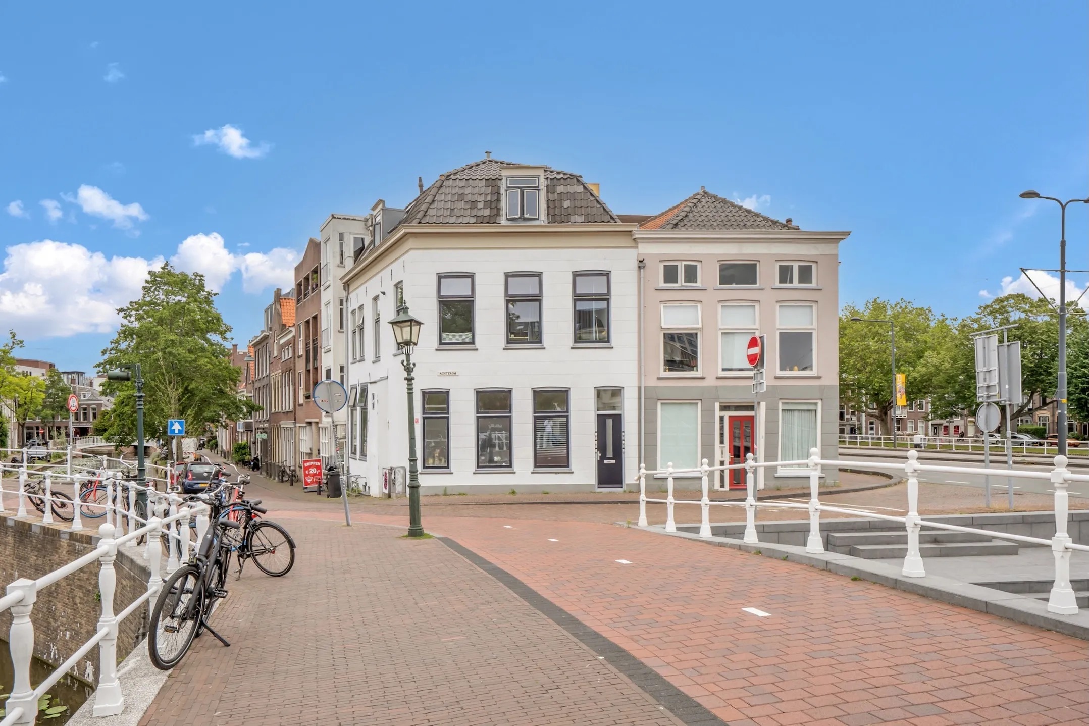 Portiekflat Achterom 1 B in Delft
