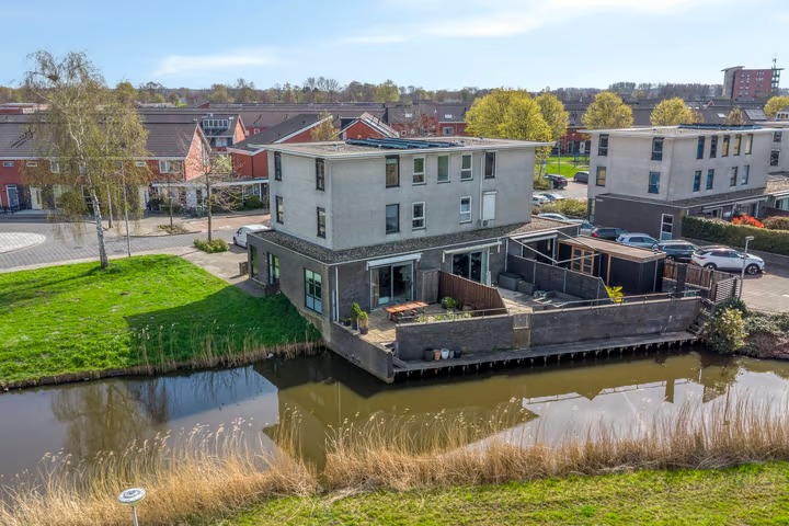 Hoekwoning Gangeslaan 98 in Purmerend