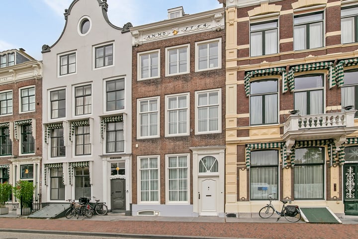 Herenhuis, tussenwoning Londensekaai 33 in Middelburg
