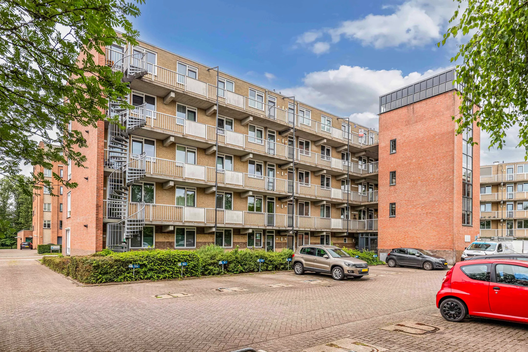 Galerijflat Staalstraat 180 in Emmeloord