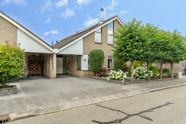 Geschakelde 2-onder-1-kapwoning Schokkerstraat 13 in Elburg