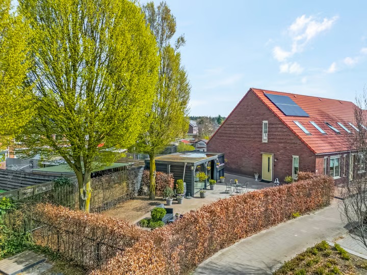 Hoekwoning Christinastraat 126 in Elst Ut