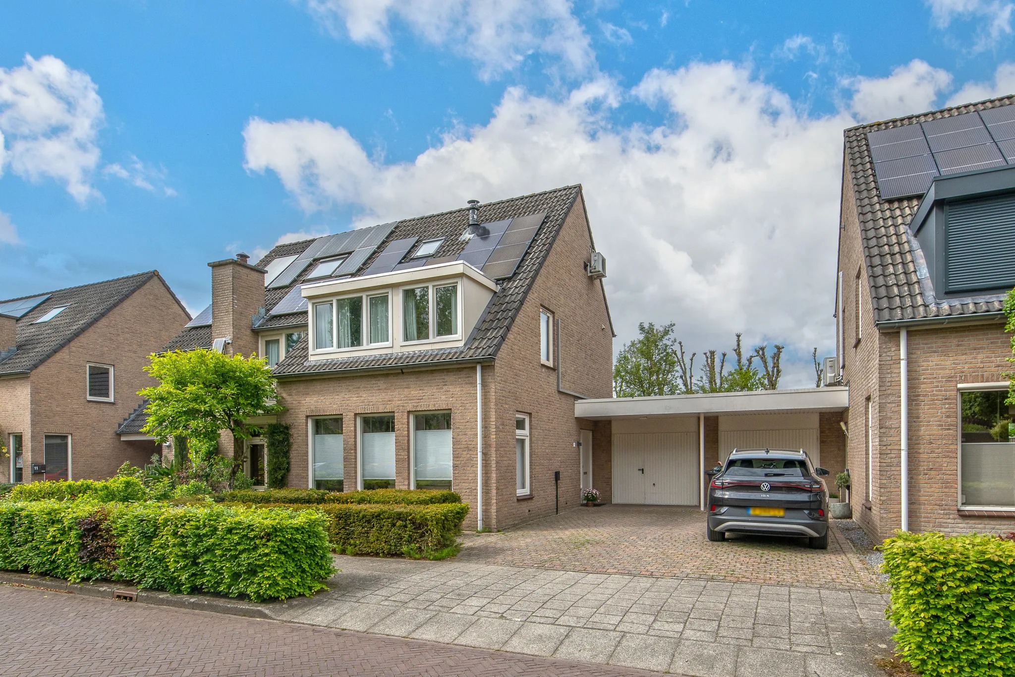 Geschakelde 2-onder-1-kapwoning K.L.H. van der Puttlaan 15 in Waalre