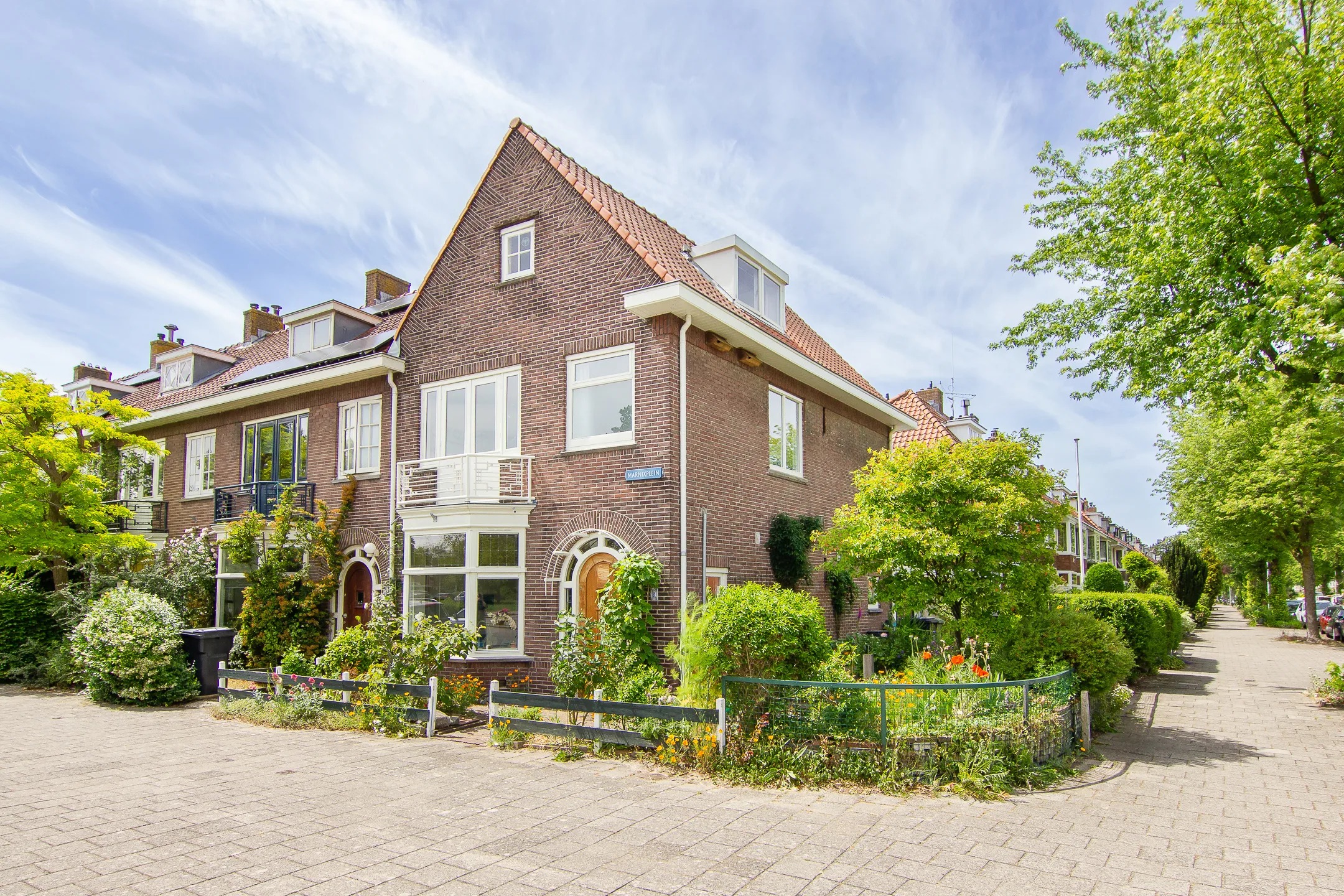 Hoekwoning Marnixplein 9 in Haarlem