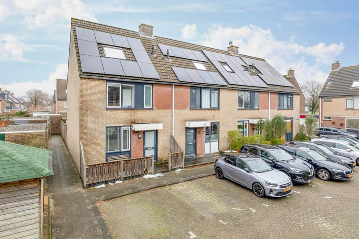 Hoekwoning Bizetstraat 16 in Spijkenisse