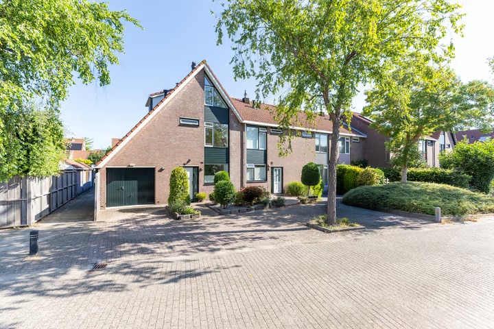 Hoekwoning Turfstekerslaan 1 in Nederhorst den Berg