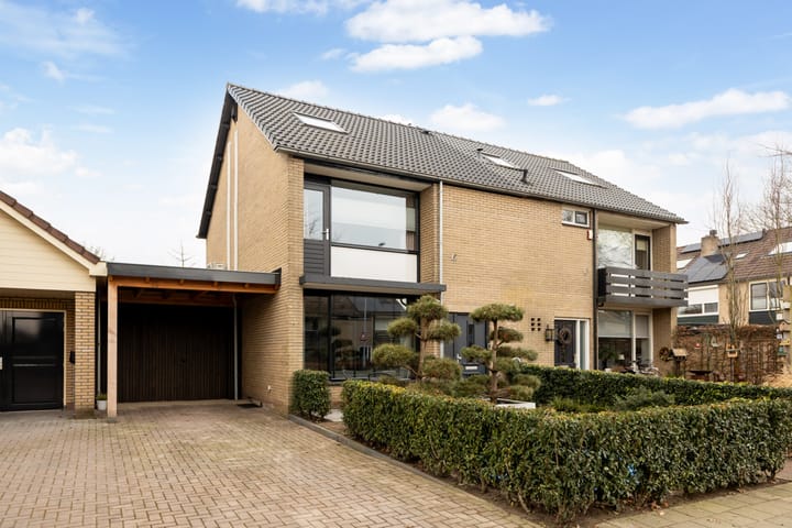 2-onder-1-kapwoning Vliegersvelderlaan 20 in Barneveld