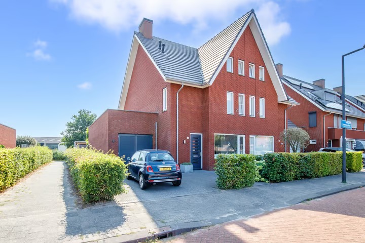 2-onder-1-kapwoning Kurt Schwittersstraat 2 in Rotterdam