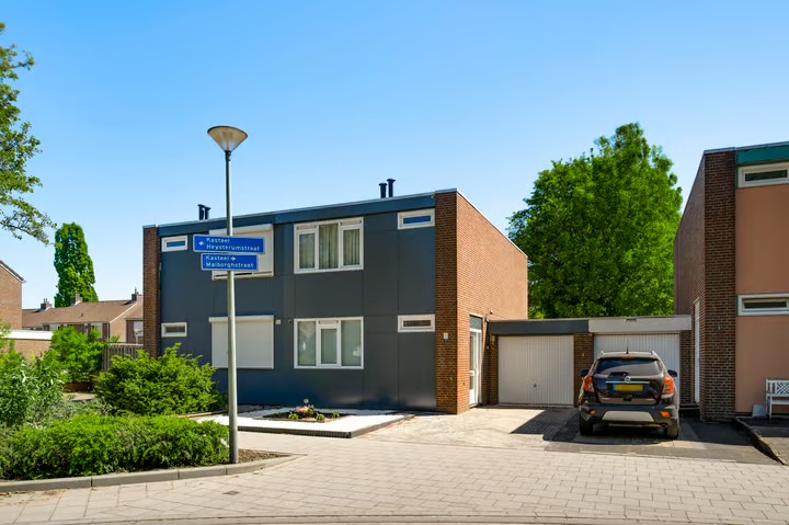 2-onder-1-kapwoning Kasteel Malborghstraat 3 in Roermond