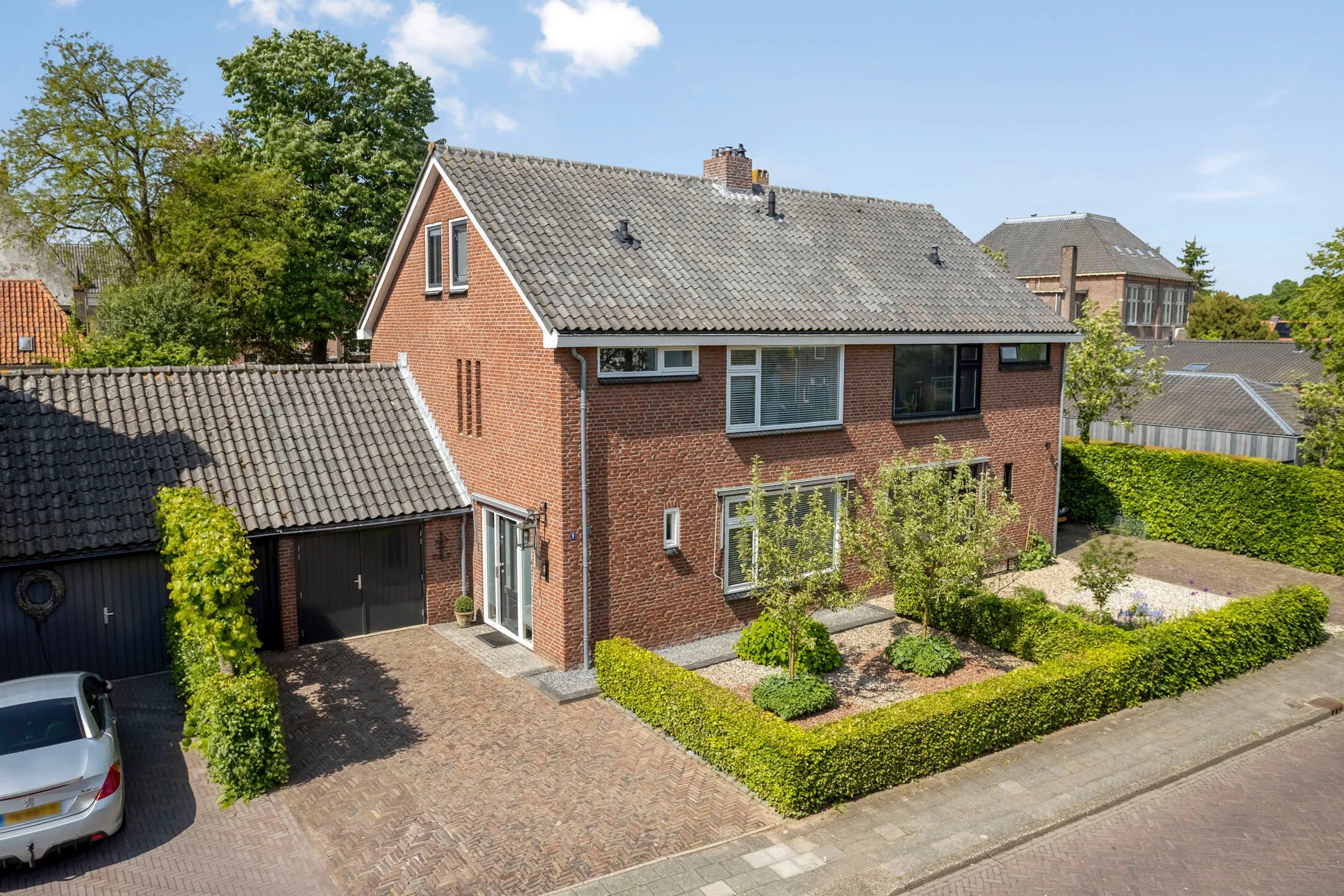 Geschakelde 2-onder-1-kapwoning Burgemeester Nahuyssingel 9 Doesburg
