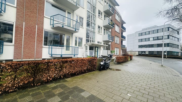 Portiekflat Van Lodensteynstraat 149 in Delft