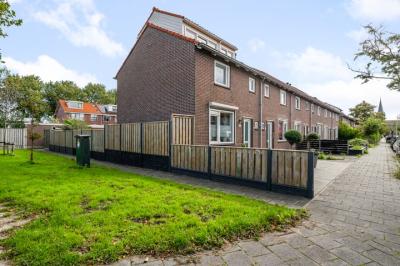 Eengezinswoning, hoekwoning Bestevaerstraat 59 in Assendelft