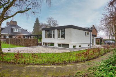 Villa, vrijstaande woning Van Hogendorpsingel 4 in Barendrecht