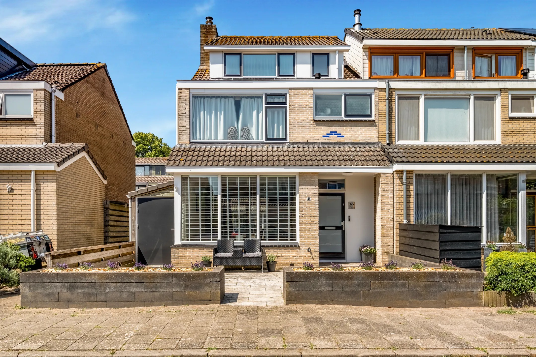 Hoekwoning Goudenregenlaan 45 in Castricum