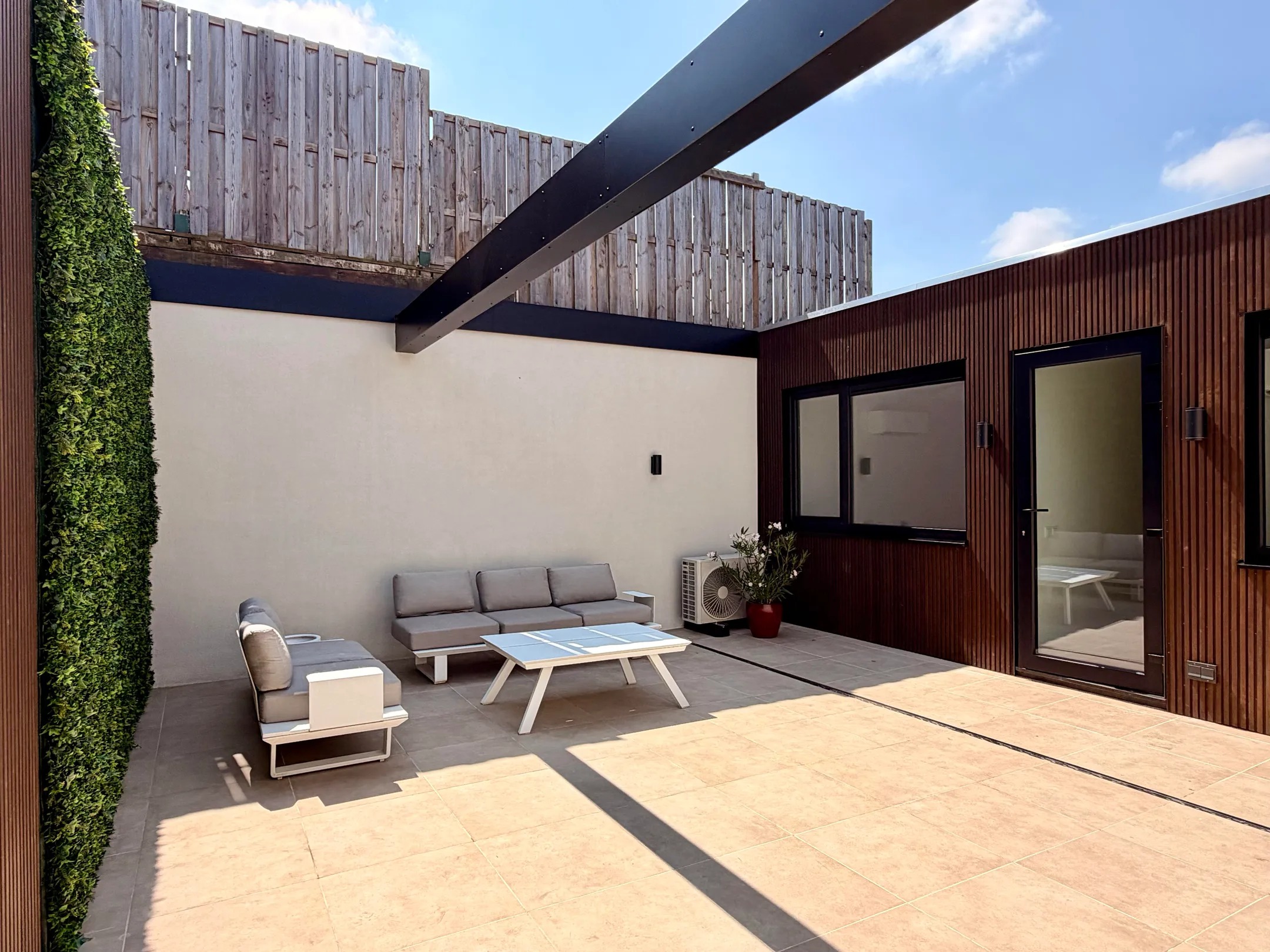 Beneden + bovenwoning Kerkdreef 22 in Axel