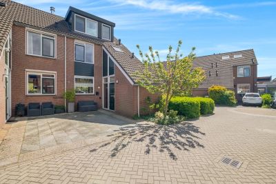 Hoekwoning Langebreek 19 in Landsmeer
