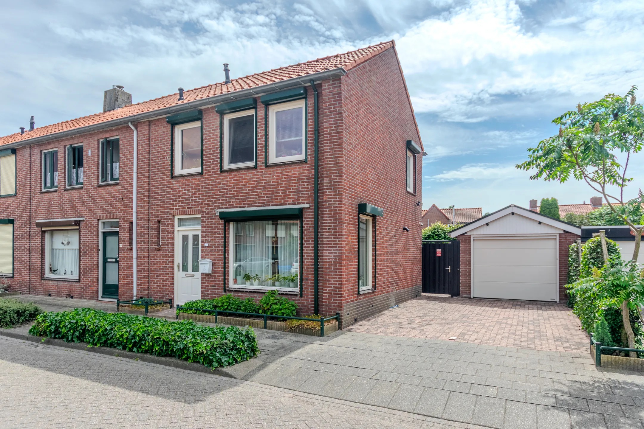 Hoekwoning Maststraat 21 in Hoogerheide