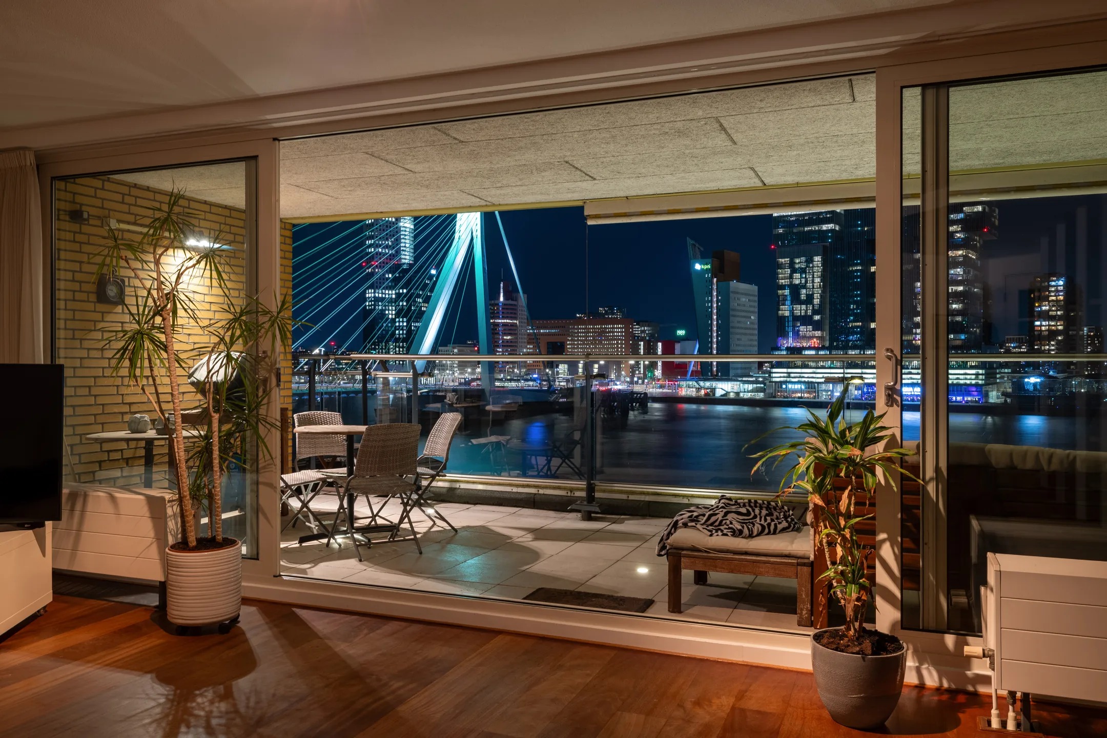 Portiekflat Willemskade 15 Q Rotterdam
