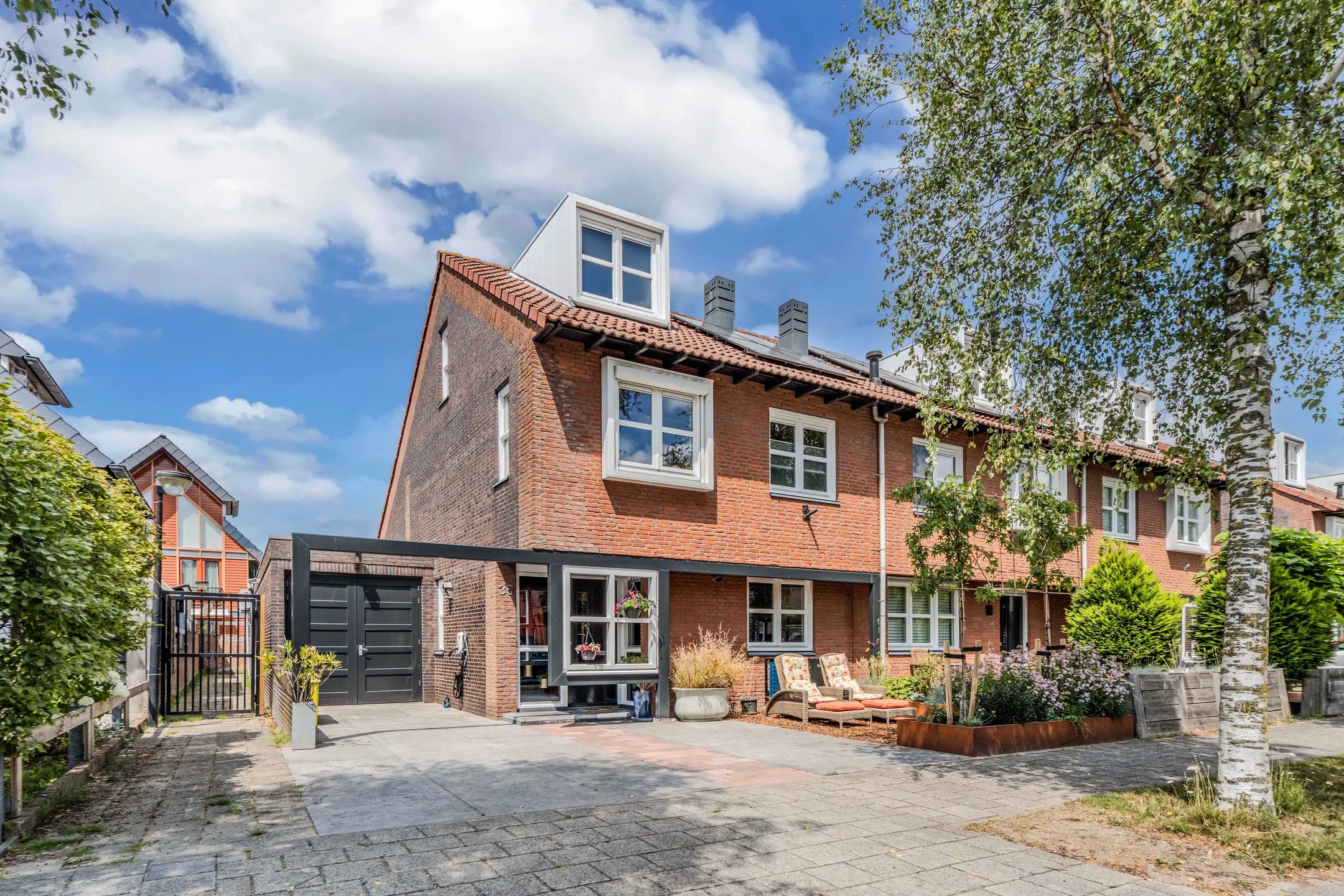 Hoekwoning Buziaulaan 35 Beverwijk