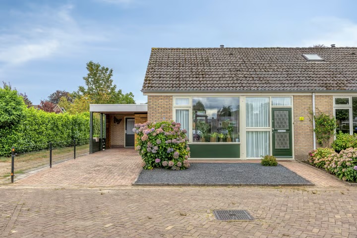 Hoekwoning Nijstadsakkers 15 a in Dwingeloo