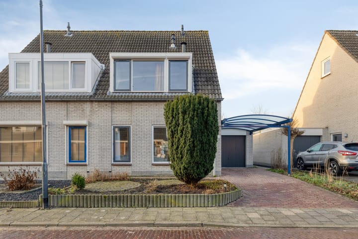 2-onder-1-kapwoning Haringvlietstraat 19 in Lewedorp
