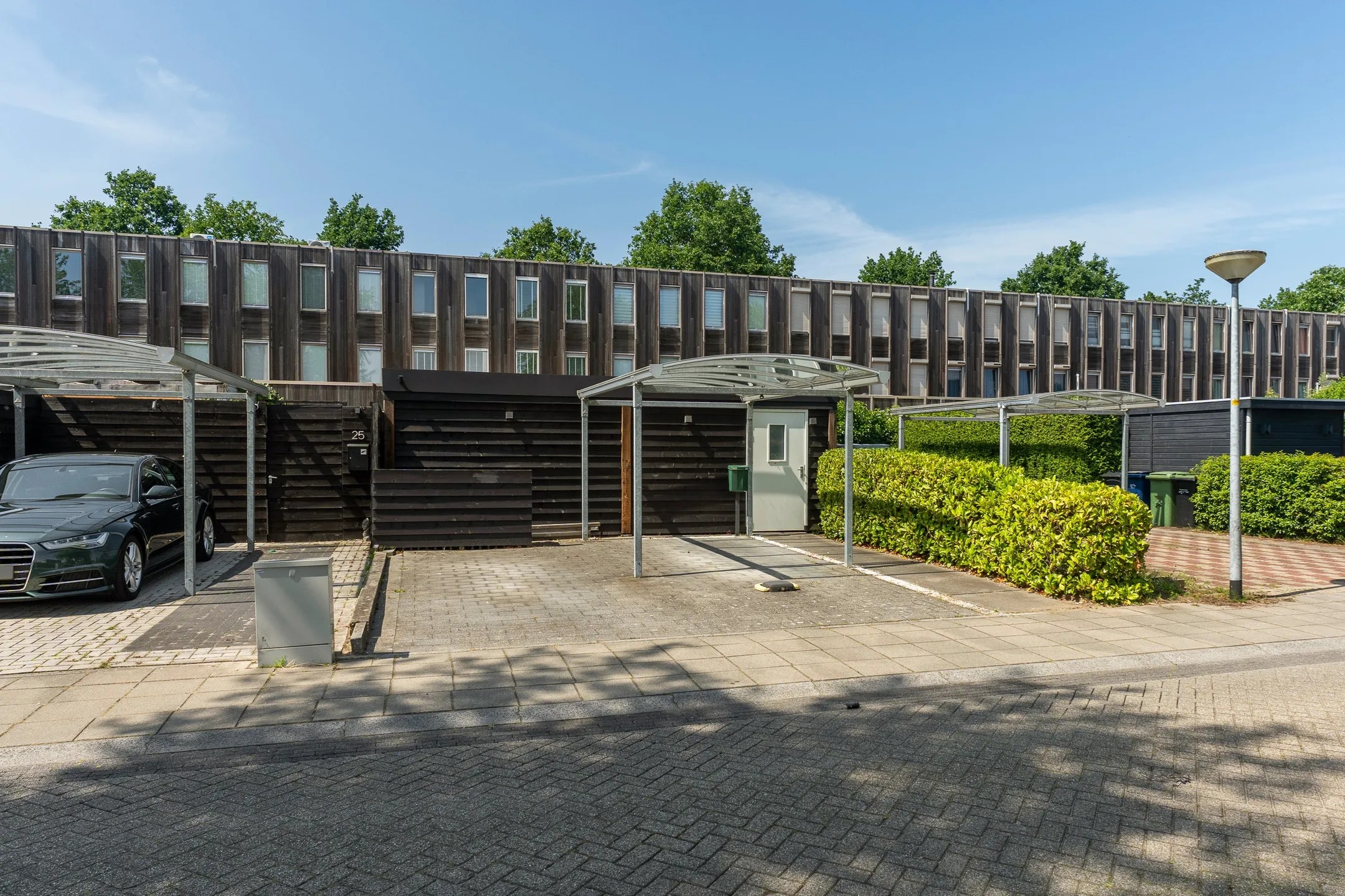 Tussenwoning (patiowoning) Rafaëlstraat 27 in Almere