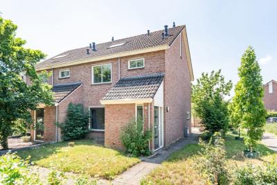 Eengezinswoning, hoekwoning Vijverpad 14 in Gendringen