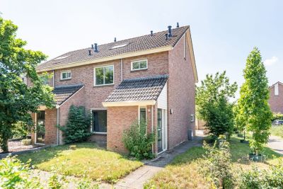 Eengezinswoning, hoekwoning Vijverpad 14 in Gendringen