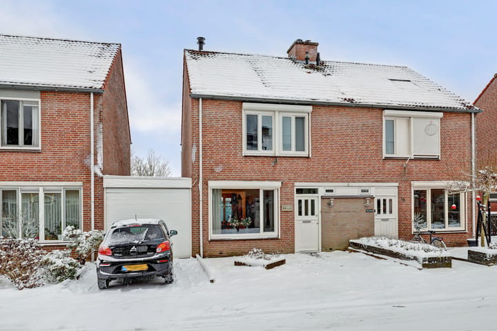 2-onder-1-kapwoning Mahoniestraat 11 in Venlo