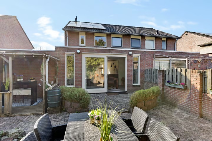2-onder-1-kapwoning Bevrijdingshof 9 in Oss
