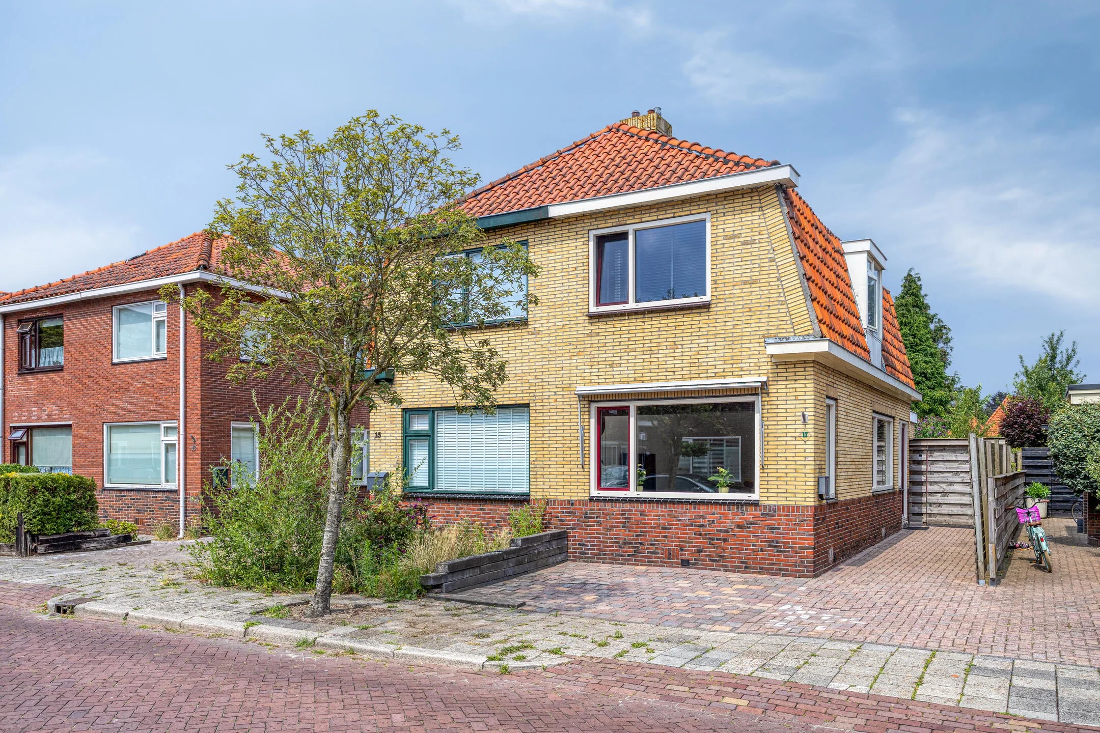 2-onder-1-kapwoning Sportterreinstraat 17 in Hoogezand