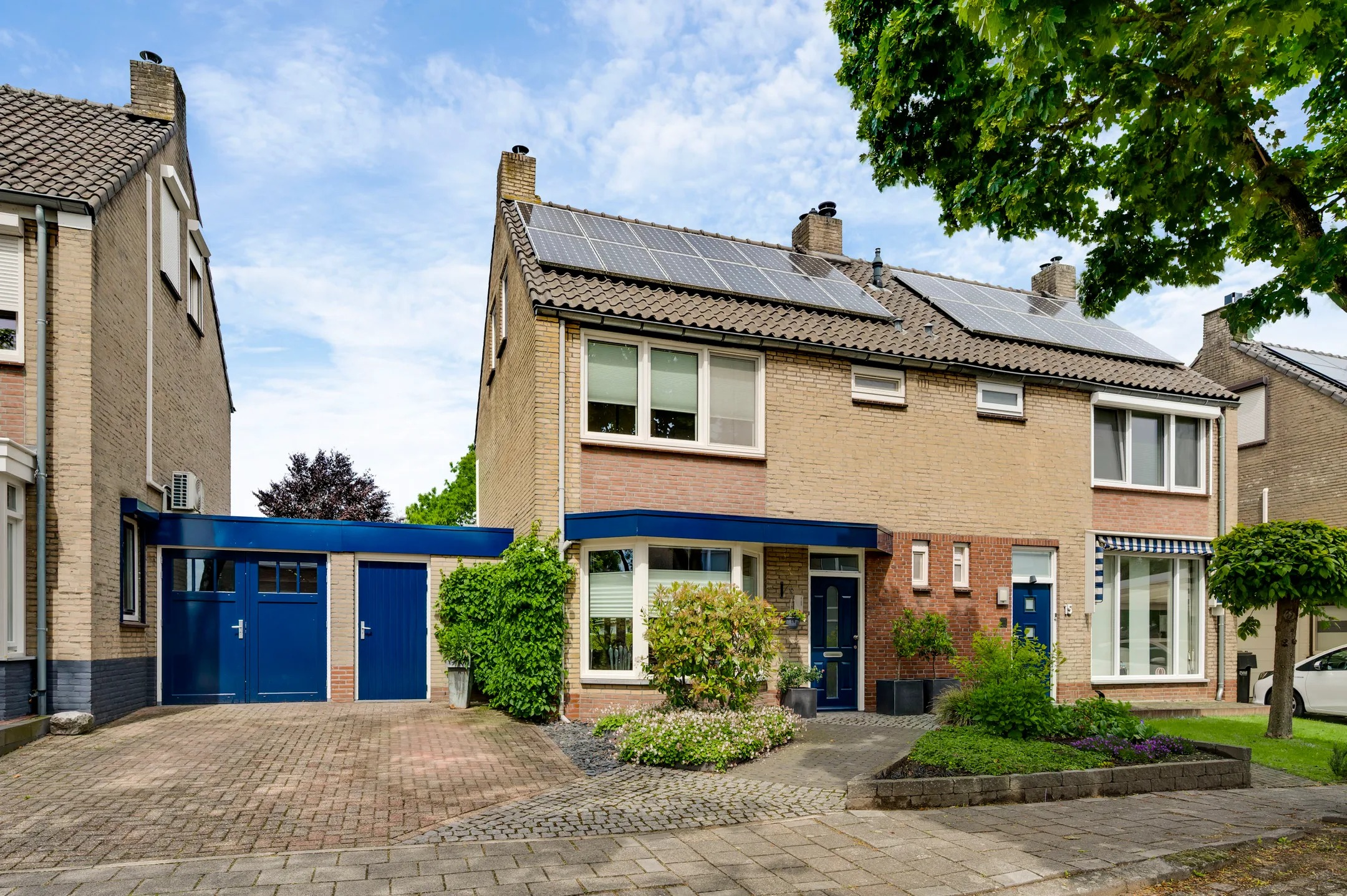 2-onder-1-kapwoning Bentinckstraat 13 in Limbricht