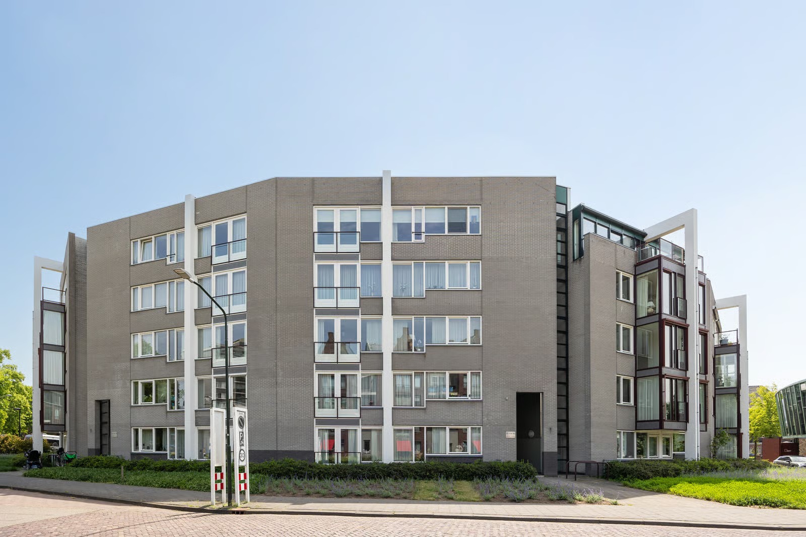 Portiekflat Dr.van Helvoortstraat 42 in Boxtel