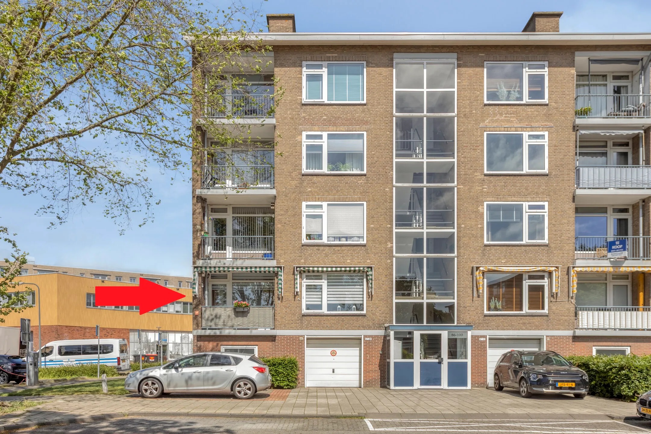 Portiekflat Carel van Manderstraat 100 in Heemskerk