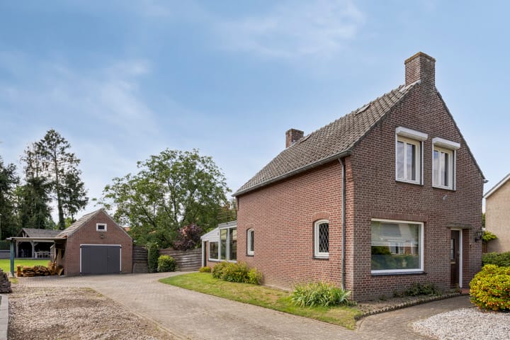 Eengezinswoning, vrijstaande woning Beukenlaan 8 Heijen