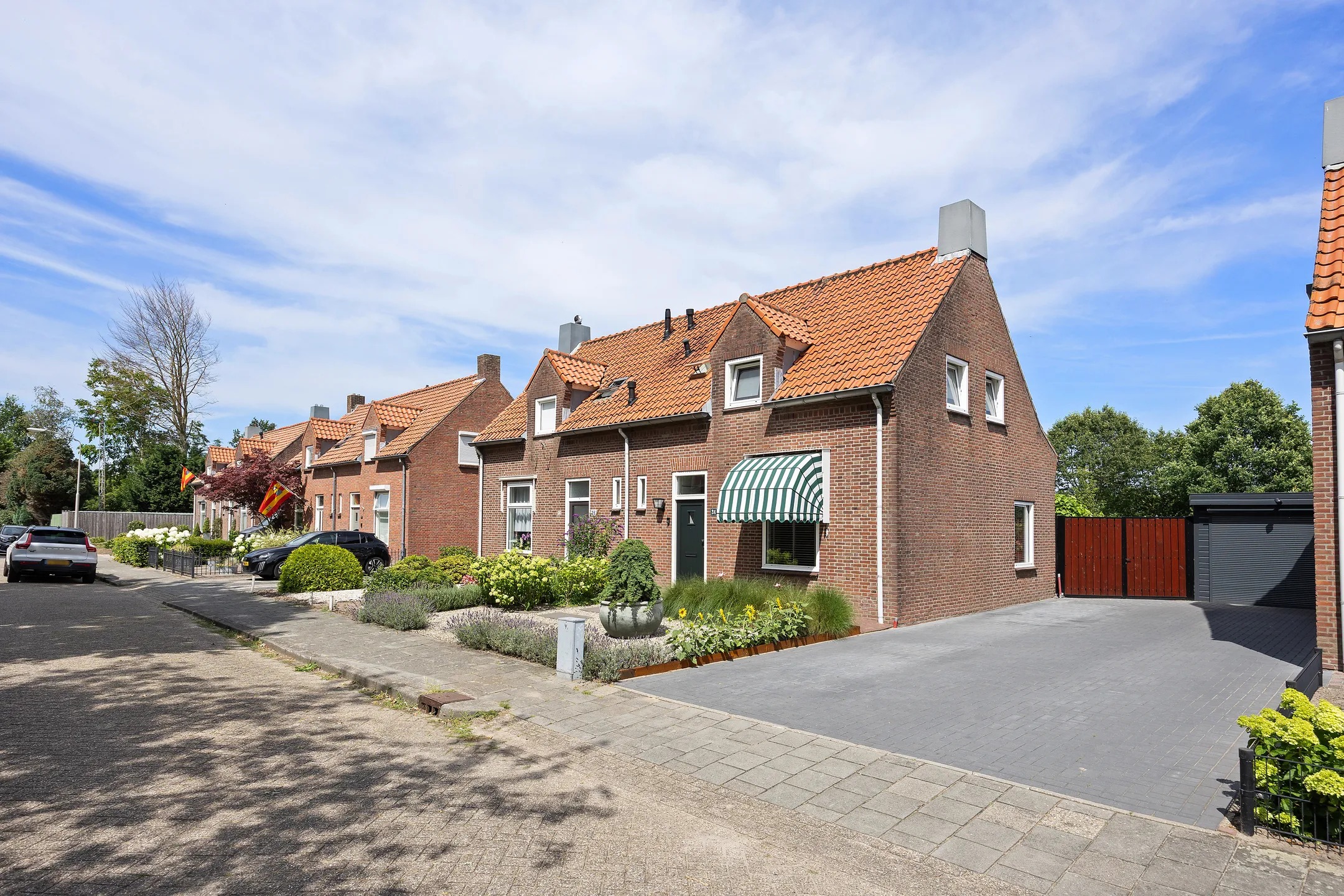 2-onder-1-kapwoning Kloosterstraat 24 in Nieuwkuijk