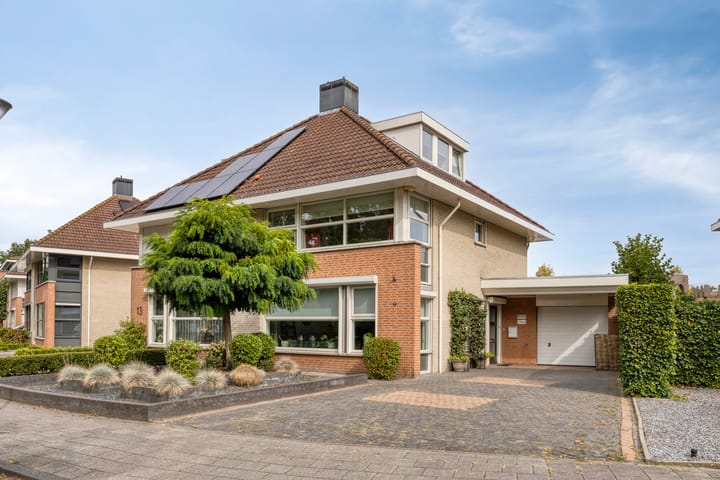 Eengezinswoning, 2-onder-1-kapwoning Koningsdiep 15 in Kaatsheuvel