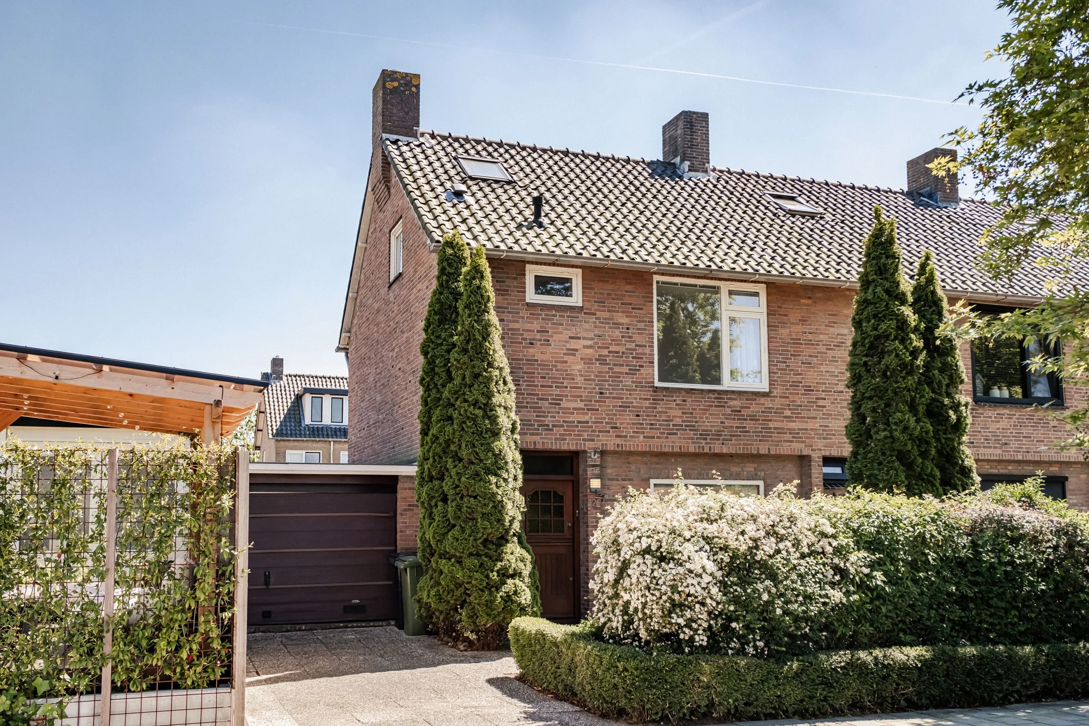 Hoekwoning M H Tromplaan 2 in Bennebroek