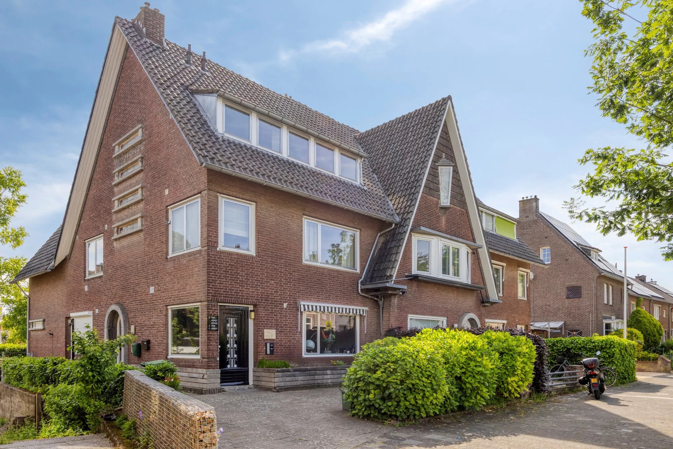 Portiekflat Burgemeester Ceulenstraat 45 A01 in Maastricht